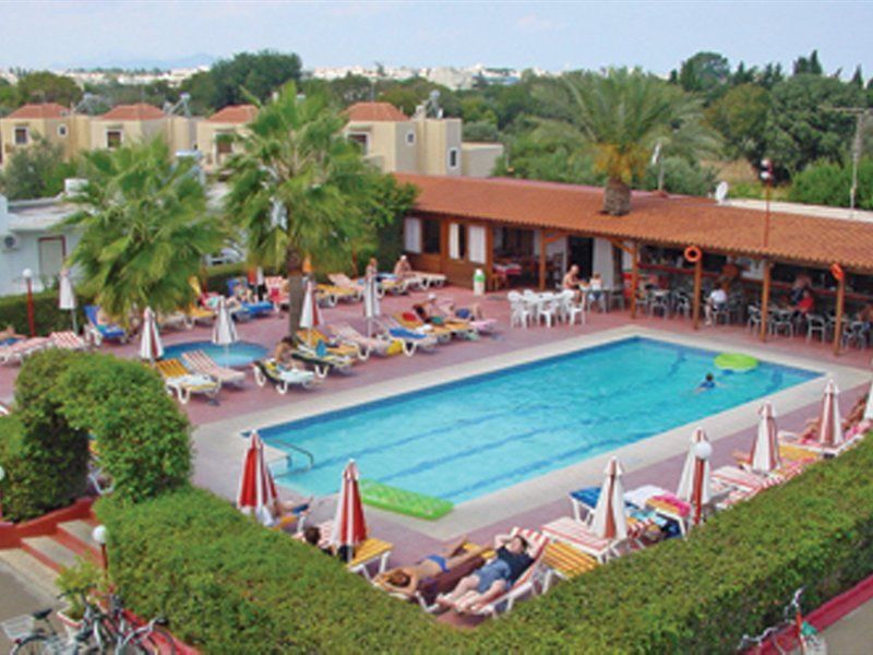 Sandys Studios Apartments And Log Villas Pszalídi Kültér fotó
