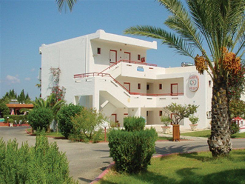Sandys Studios Apartments And Log Villas Pszalídi Kültér fotó