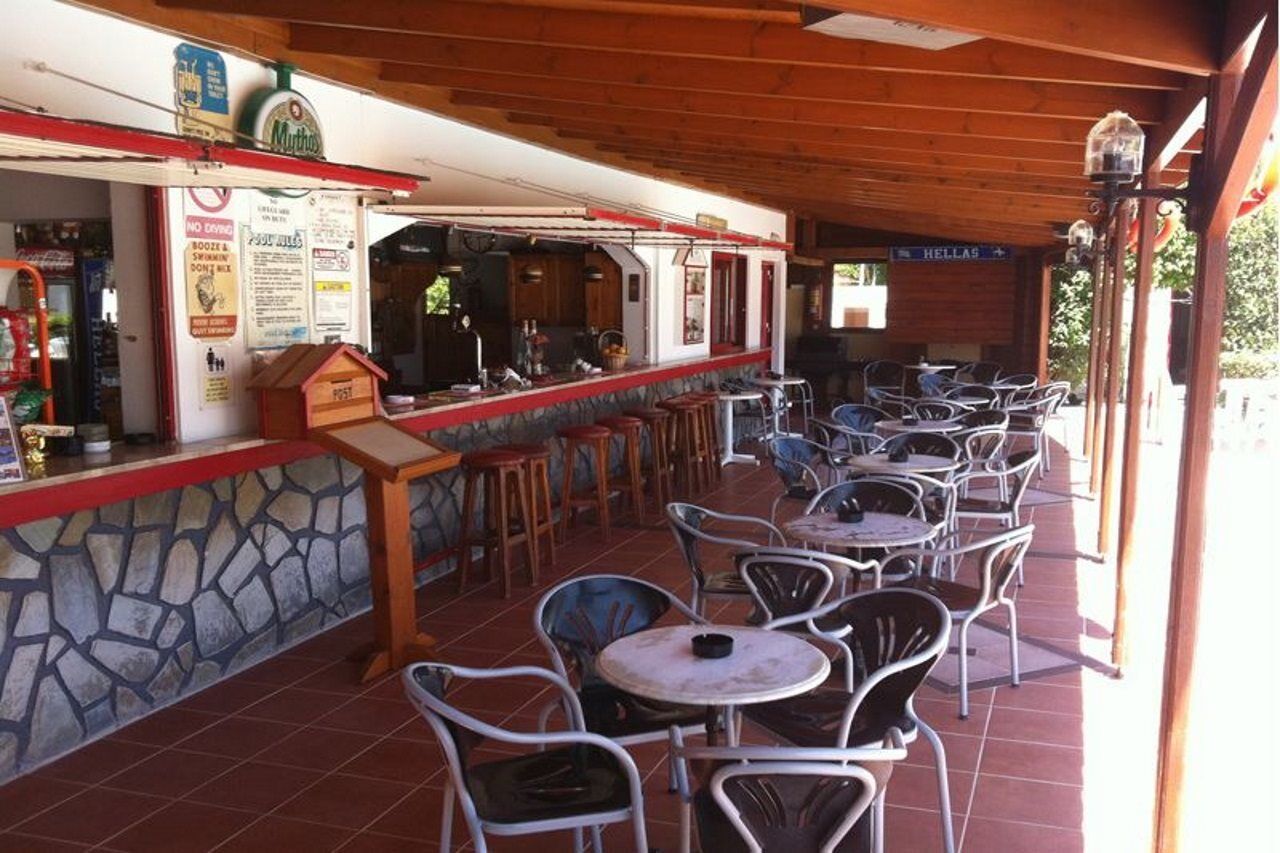Sandys Studios Apartments And Log Villas Pszalídi Kültér fotó