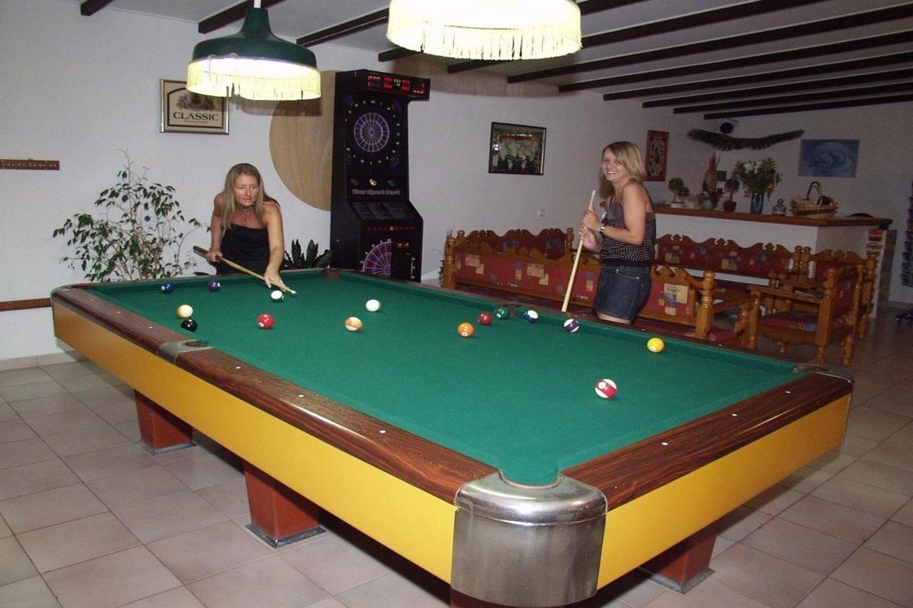 Sandys Studios Apartments And Log Villas Pszalídi Kültér fotó