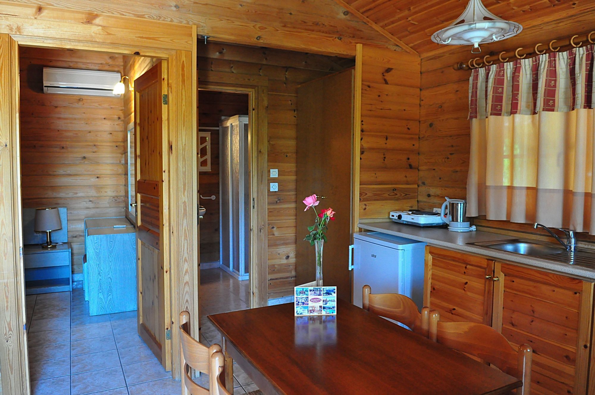 Sandys Studios Apartments And Log Villas Pszalídi Kültér fotó