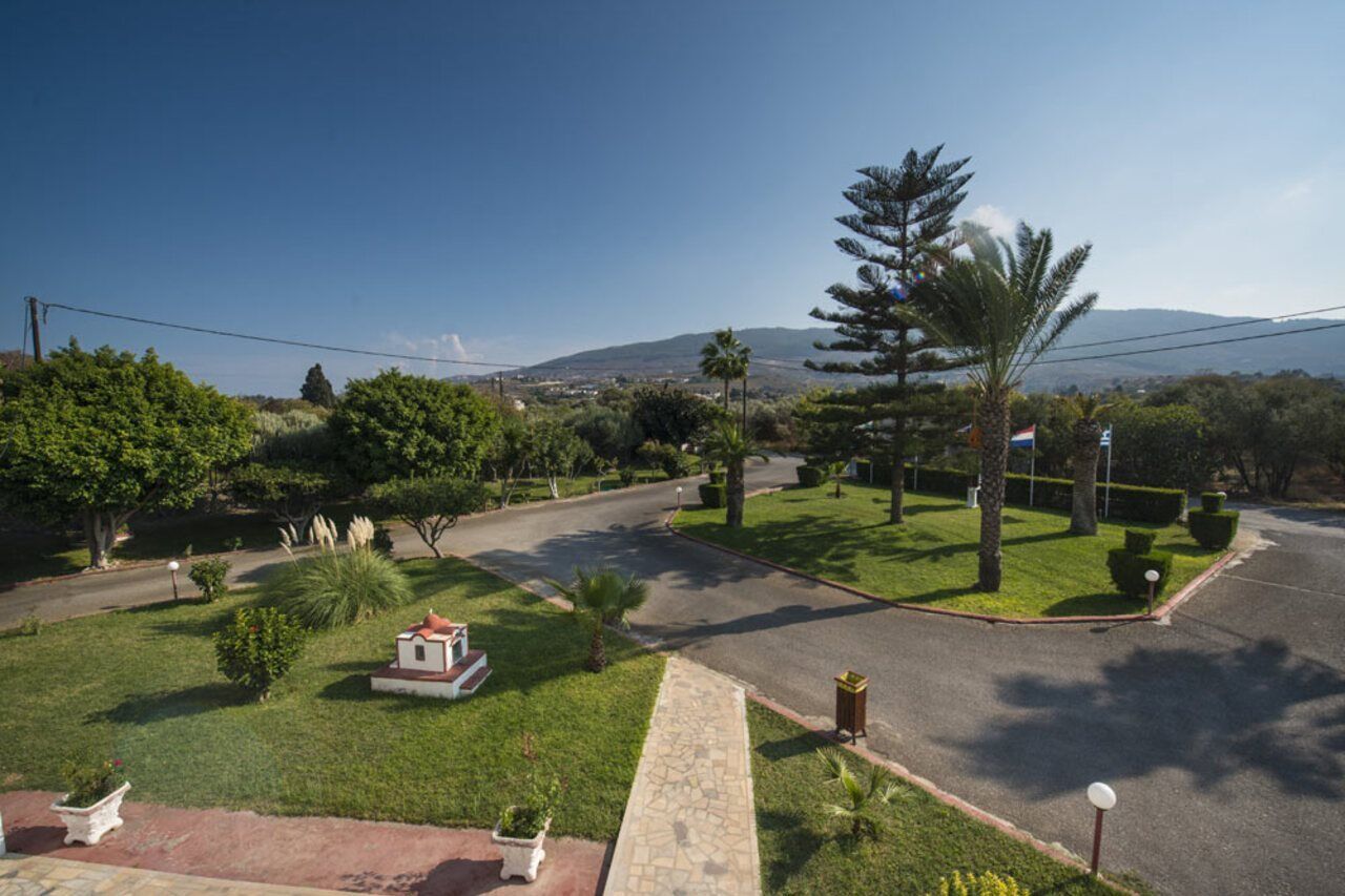 Sandys Studios Apartments And Log Villas Pszalídi Kültér fotó
